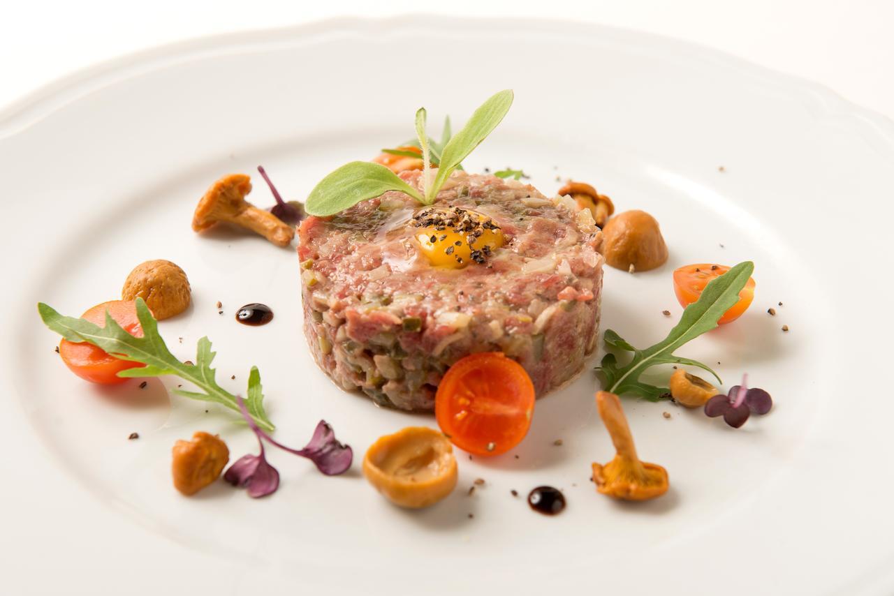 Hotel Dwor Kosciuszko Cracovia Esterno foto A steak tartare
