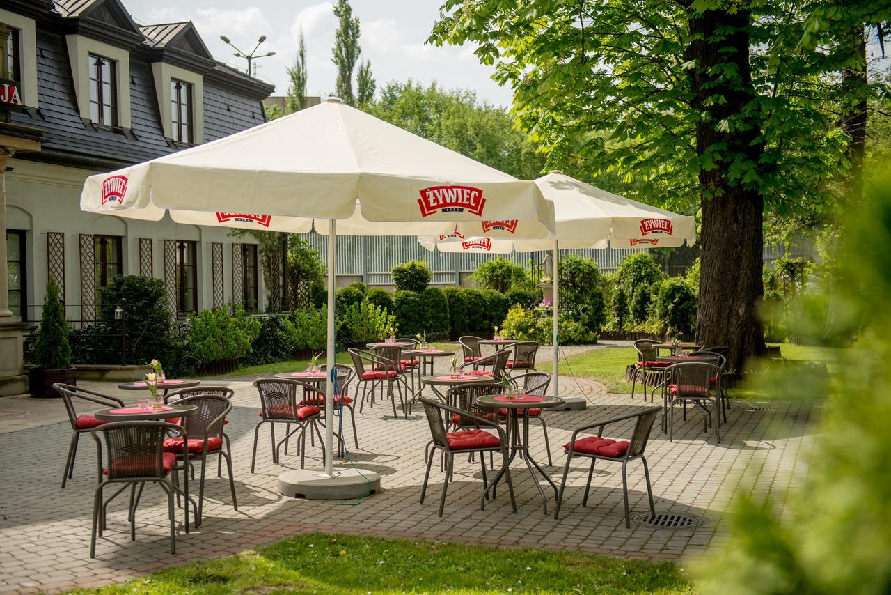 Hotel Dwor Kosciuszko Cracovia Esterno foto The restaurant in the Tywi'n Hotel