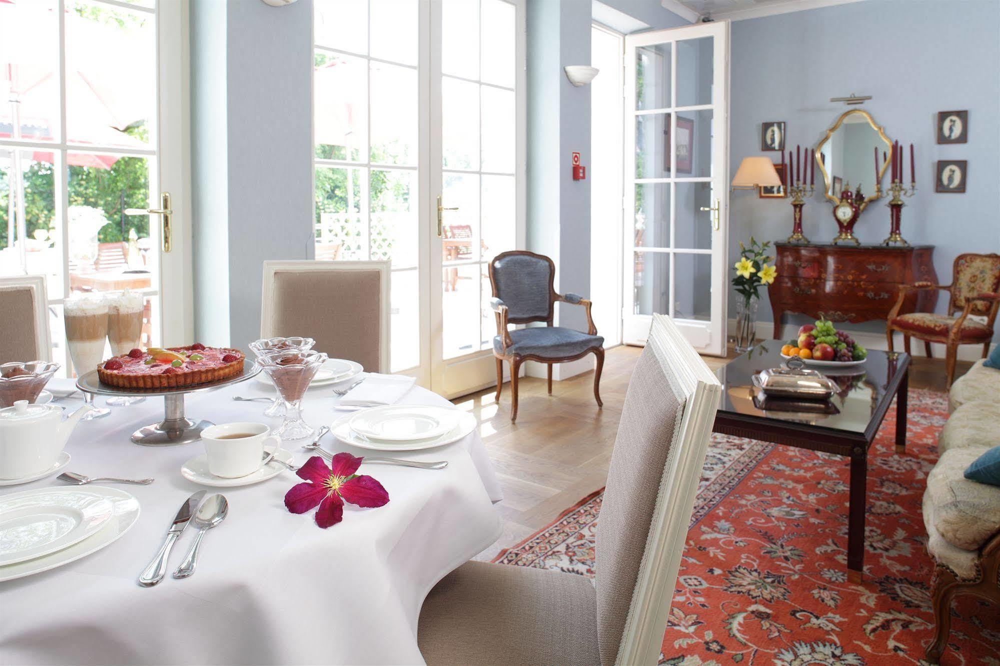 Hotel Dwor Kosciuszko Cracovia Esterno foto The dining room at the hotel