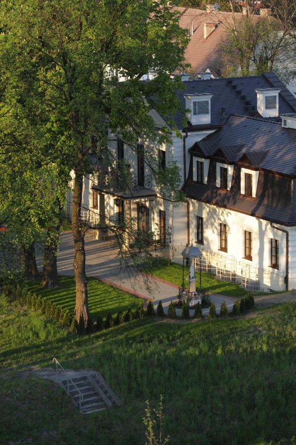 Hotel Dwor Kosciuszko Cracovia Esterno foto The former residence of the German ambassador in the Polish capital Warsaw